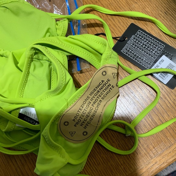 Bathing suit - Picture 3 of 4